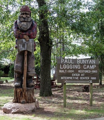 Eau Claire Wisconsin Paul Bunyan Logging Camp Museum 2016 Woodcarving