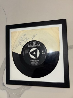 The Four Aces Signed Record Display: Fred Diodati, Lou Silvestri, Sol Vaccaro &