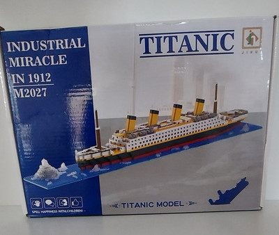 JIHUI M2027 Industrial Miracle In 1912 Titanic Model. Snap Lock Blocks NOB. 