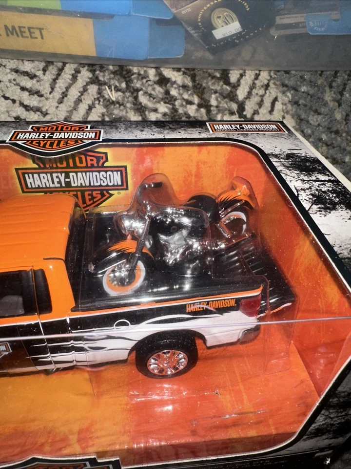 Maisto 21 Harley Davidson 1:27 Ford F150 STX 1:24 1958 FLH DUO Glide Foto 3 de 4