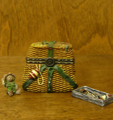 Boyds Treasure Boxes  #392125 OPIE'S CREEL BASKET w/ MINNOW McNIBBLE, NEW/Box