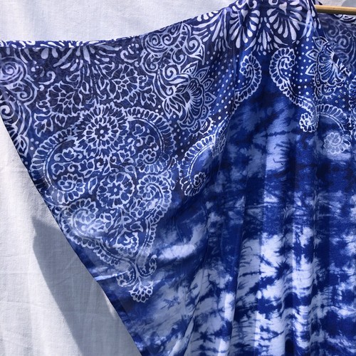 Blue White Tie Dye Knit Top Shirt Catherines Size 2X Rhinestones Flutter Sleeves - Picture 2 of 11