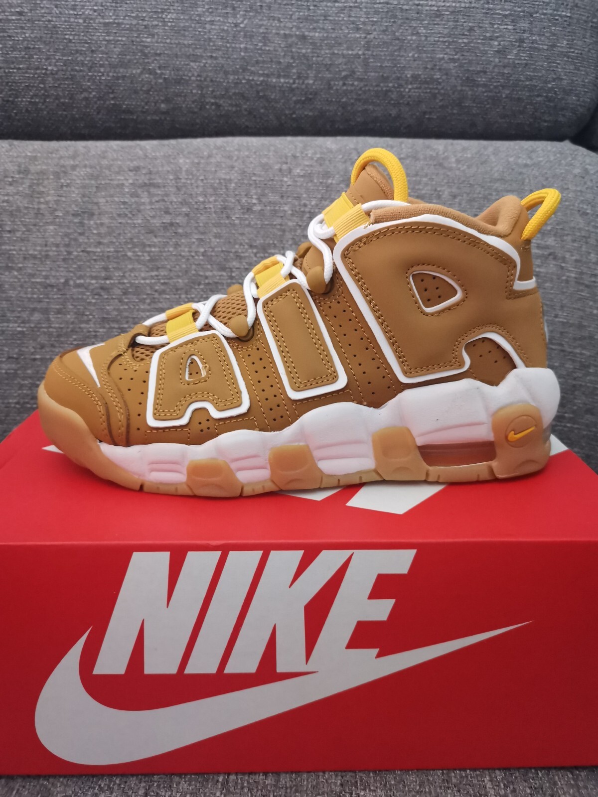 NIKE AIR MORE UPTEMPO (GS) ,,Wheat'' SIZE UK 6 EUR 39 (DQ4713 700)