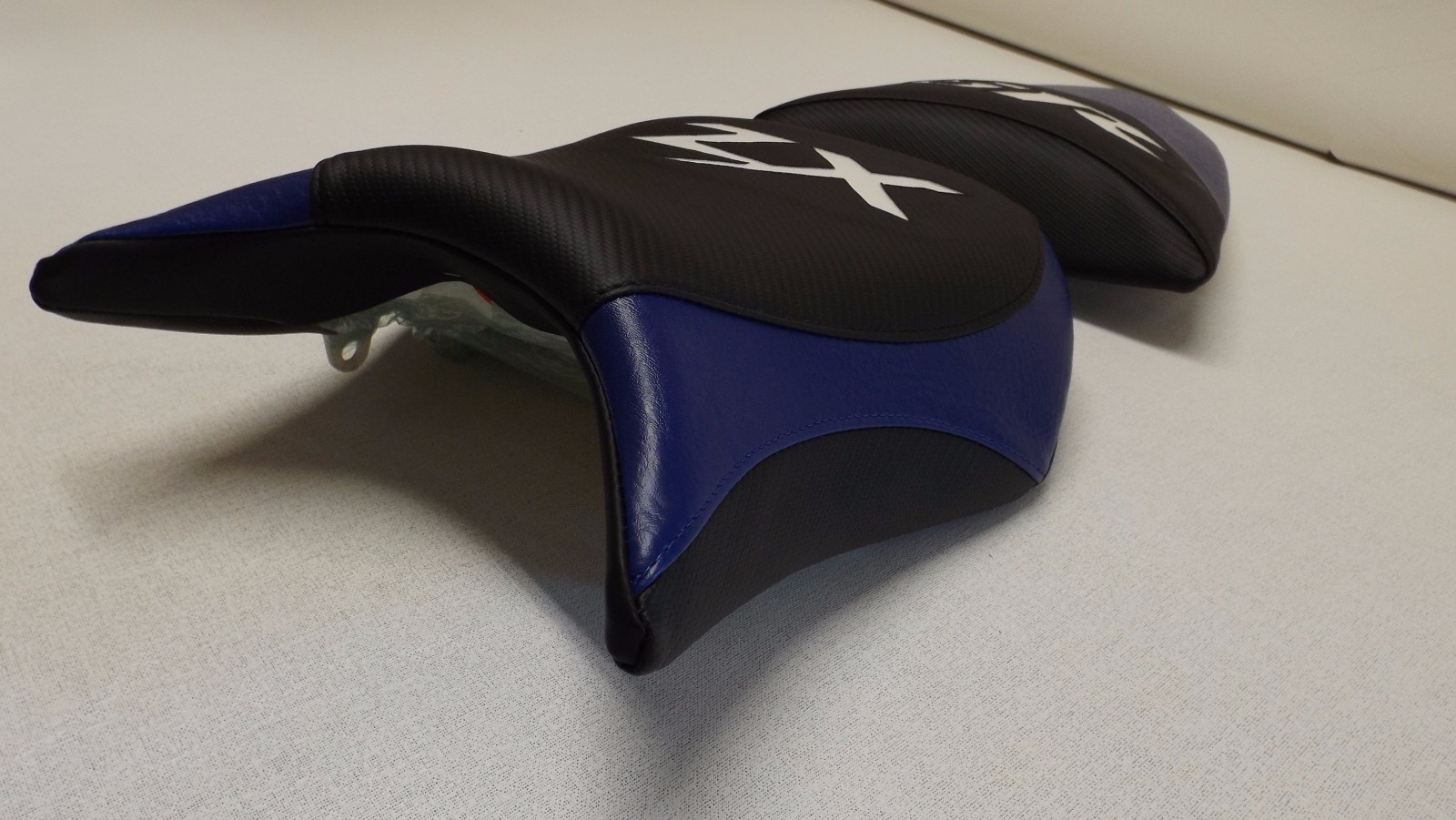 KAWASAKI ZX6R FRONT & REAR 05 06 BLACK/BLUE/WHITE CUSTOM SEAT COVERS