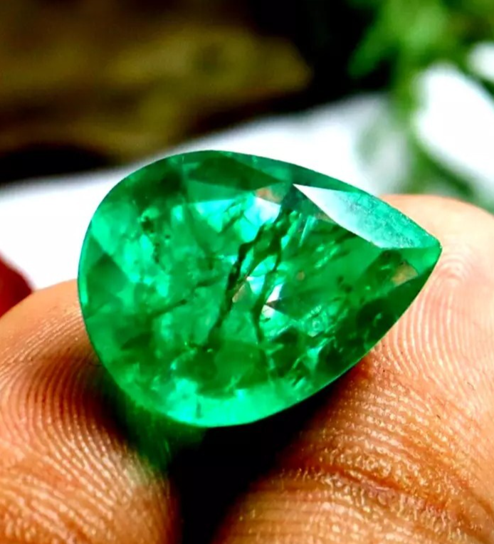 Natural Rare Pear-Cut Colombian Green Emerald Loose Gemstone 8-10ct Certified