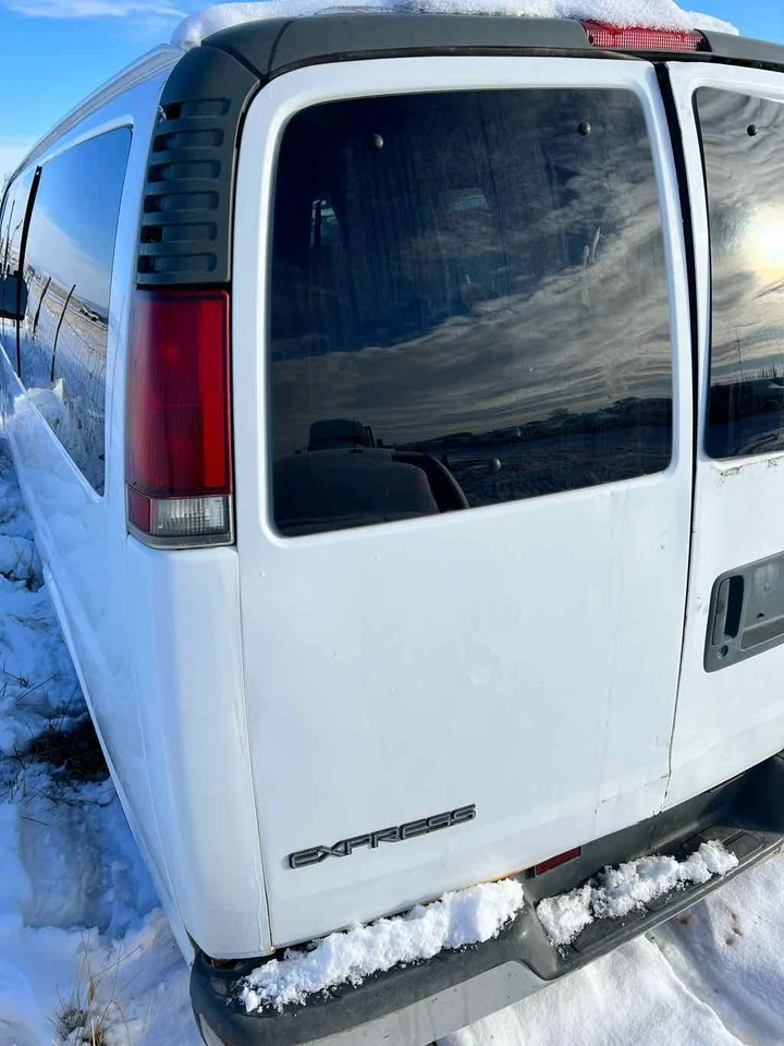 Used Front Right Door Assembly Front fits: 2001 Chevrolet Express 2500 van elect Foto 3 de 4