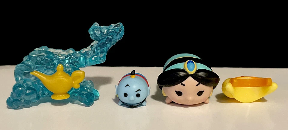 Figuras de vinilo Disney Aladdin Tsum Tsum princesa jazmín y genio con accesorios Foto 2 de 4