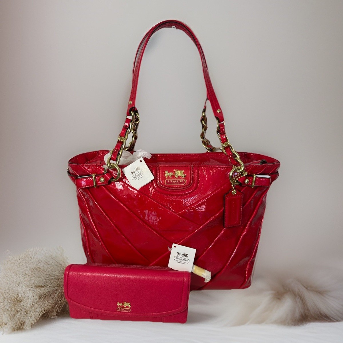 マルディーレ　バレエスカーレット NEW RARE FIND: Coach Mad Patent Tote 23100 & Leather Wallet 46615