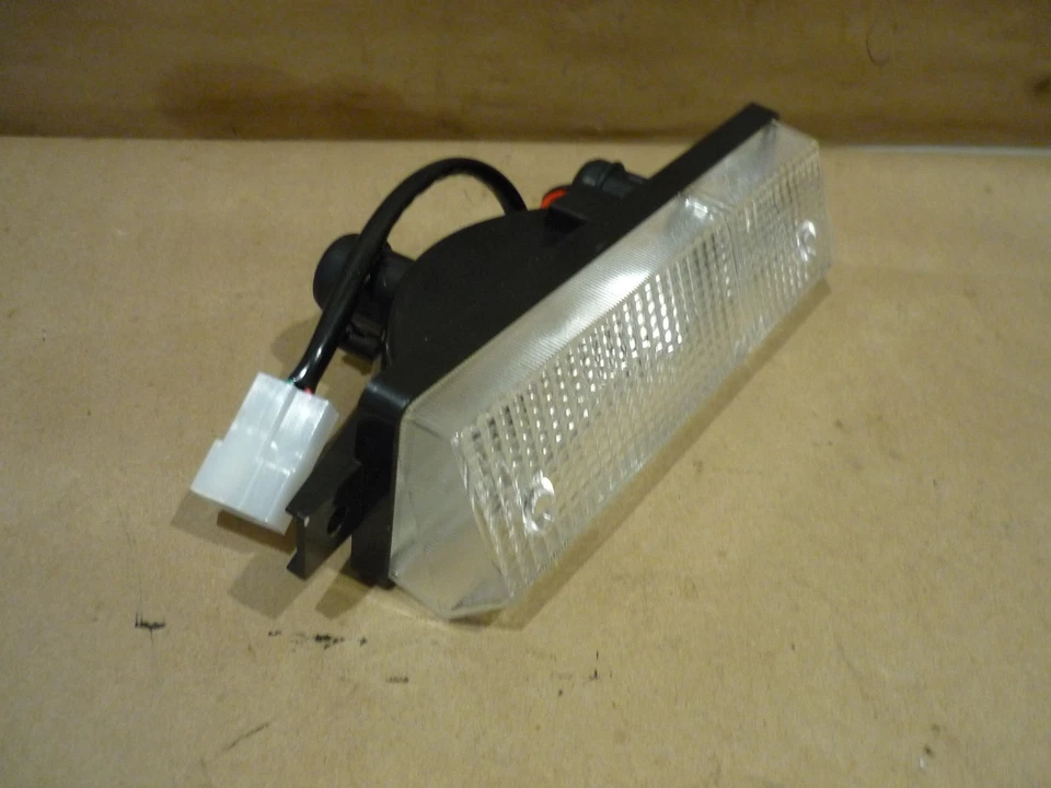 Ferrari 208 308 LHS передний индикатор лампа в сборе с прозрачной линзой P/N 60121100 - Изображение 4 из 4