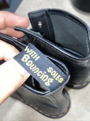 Dr. Martens 10950 Union Jack Flag 8 Eye Smooth Leather Boots Size