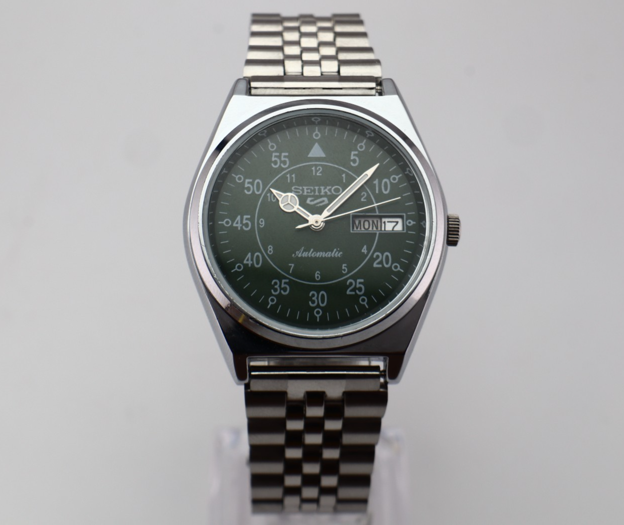 Vintage Seiko 5 Automatic 6309A 17 Jewels D/D Japan made Man's Wrist Watch