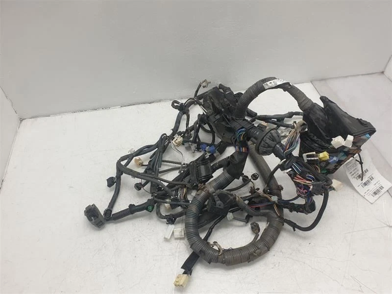 CAJA DE FUSIBLES MOTOR TOYOTA PRIUS C 13-19 1NZFXE VIN B3 Foto 3 de 4