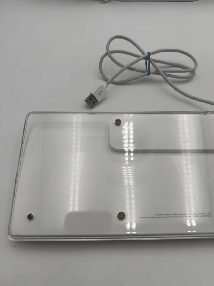 Apple iMac A1207 All-in-one Desktop Core 2 Duo 2.16GHz 2GB RAM With Keyboard - Image 4 of 4