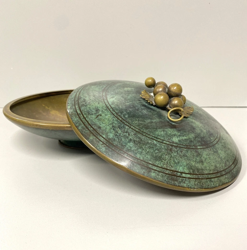 ANTICA BOWL CIOTOLA con PIEDE e COPERCHIO OTTONE OSSIDATO ART DECO ø 19,5 cm - Immagine 3 di 4