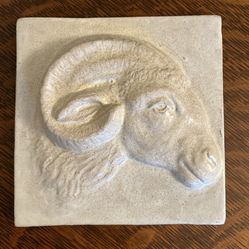 Widderkopf Dickhorn Schaf Fliese weiße Glasur 6 Zoll Vintage Architektur Ton Terrakotta - Bild 1 von 8