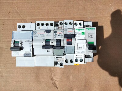 Lot De 25 Disjoncteurs GE General Electric 32A - Réf EP452 - Occasion - Pour Coffret électrique