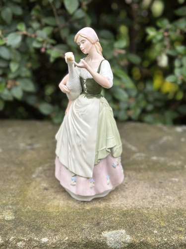 Wedgewood -Danbury Mint - "THE GOOSE GIRL" Porcelain Figurine - Picture 5 of 16