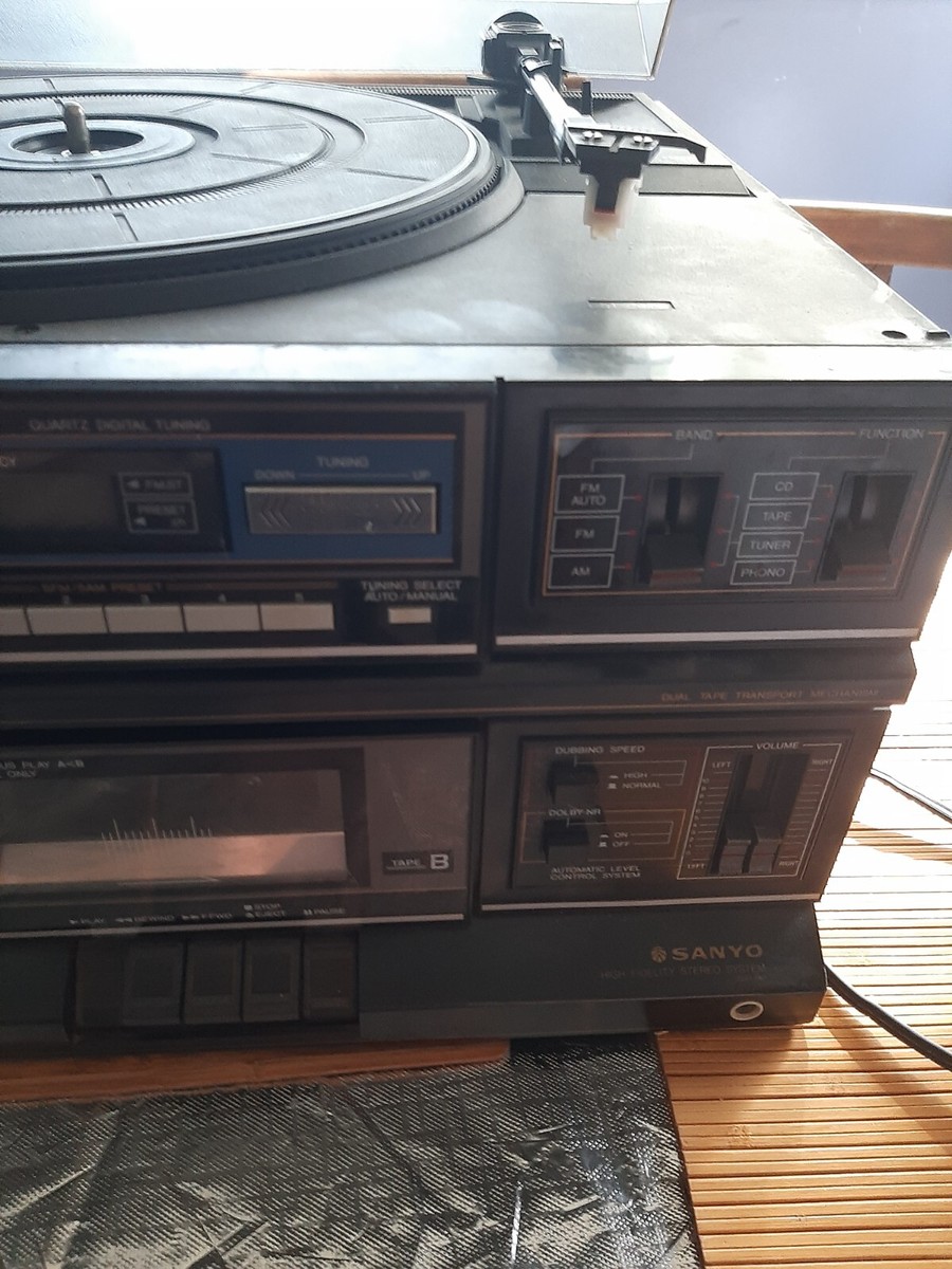 SANYO GXT-767 Stereo System 2 x Cassette, Turntable & AM/FM