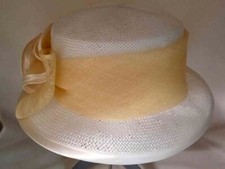 WHITE 100 VISCOSE CEREMONY HAT