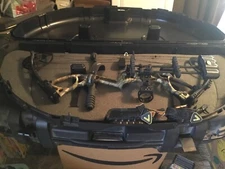 Diamond A10958 Edge XT RH Compound Bow With Package camo  70 lb