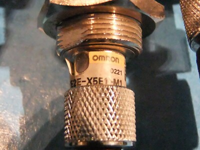 1 Stück OMRON E2E-X5E1-M1 Kabellänge - 0,7m