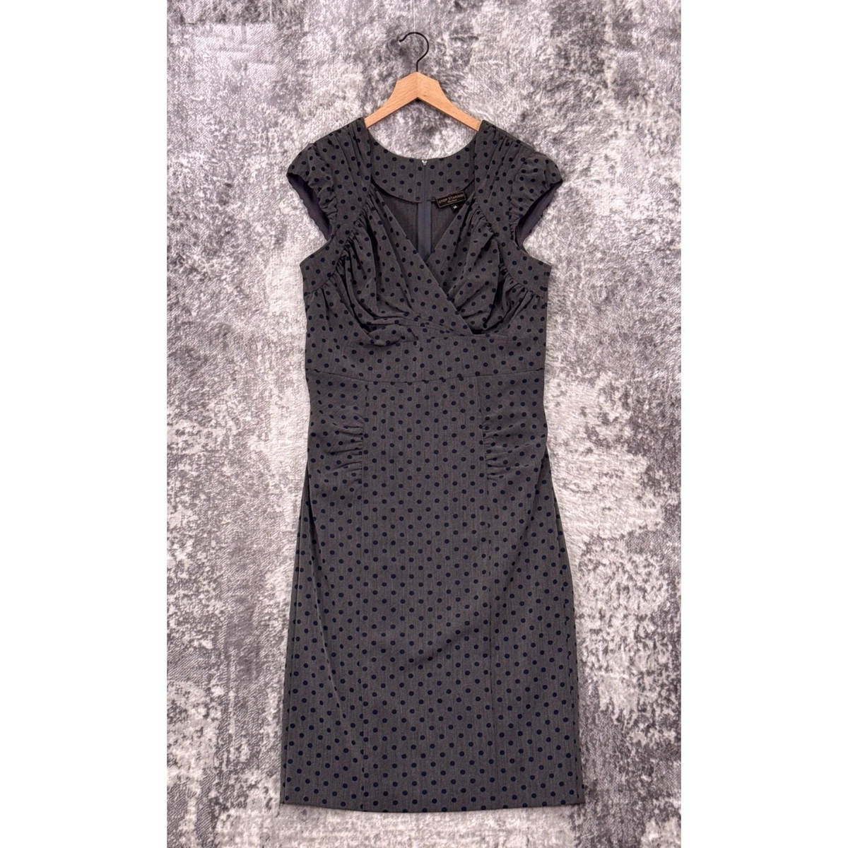 what color dress to wear with gold shoes Ms.Godet Asymmetric Dress M / Black