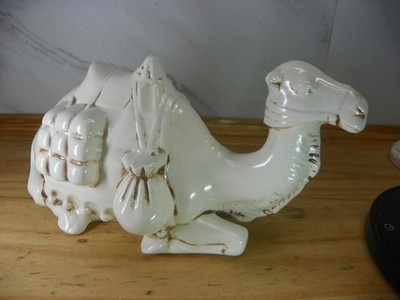 HOLLAND MOLD CERAMIC NATIVITY REPLACEMENT CAMEL KNEELING 6X10X4