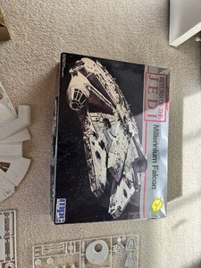 Maquette Metal Earth Star Wars Millenium Falcon - Univers miniature - à