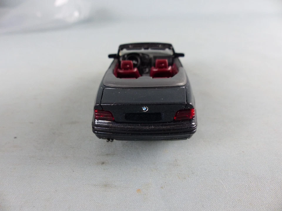 SCHABAK 1/43 BMW Serie 3 décapotable réf 1165 , grise intérieur rouge - Photo 4/4