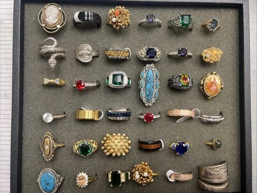 Costume Jewelry 37 A  RINGS! Vintage to Modern Jewelry Lot Rhinestones