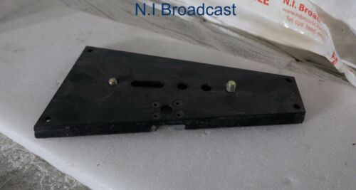 Vinten large wedge plate for tripod head approx 26cm long 15cm wide - Picture 4 of 7