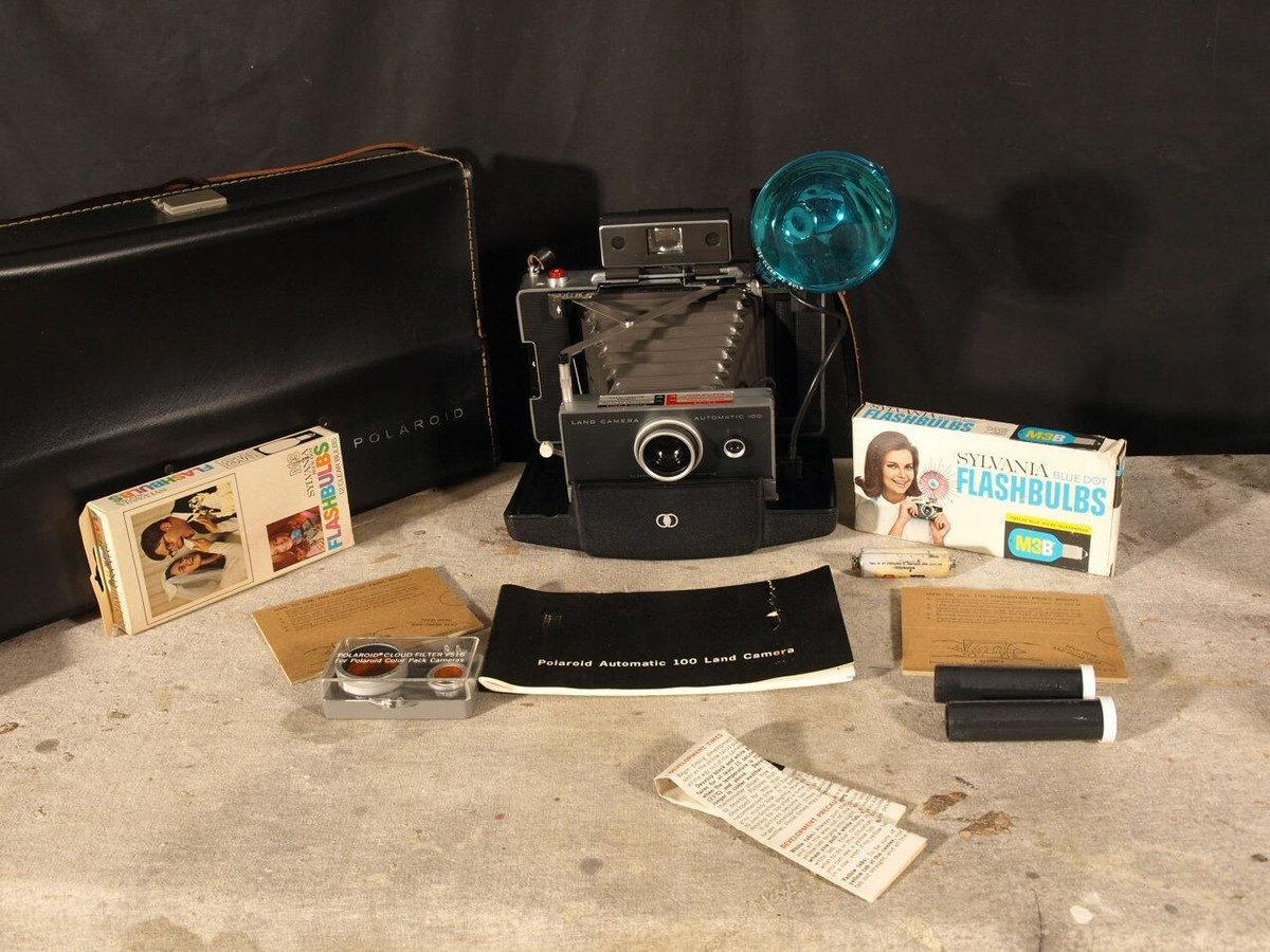 Polaroid Land Camera Model AUTOMATIC 100 W/ Case, Filter, Manual