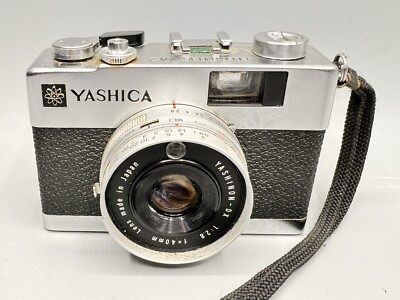 Yashica Electro 35 MC mit Yashinon-DX 40mm 1:2.8 Kamera #212833-109