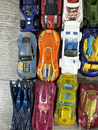Large Lot of 32 Used Hotwheels! 1980s, 90s And 2000s See photos - Picture 9 of 22