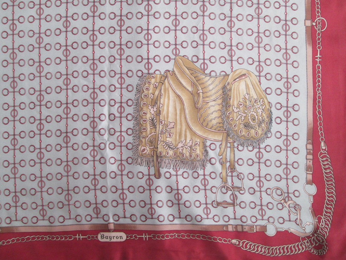 Foulard Carré Vintage BAYRON En Soie 100% - Dimensions 86x88 Cm - Rouge - Occasion