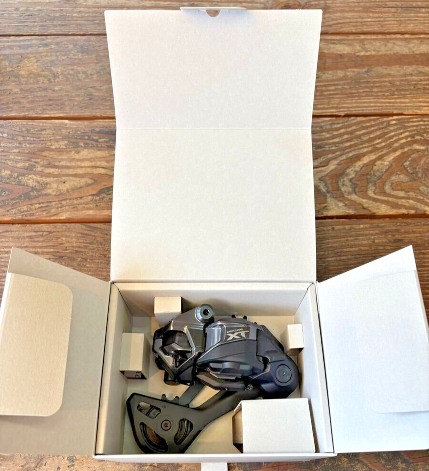 Shimano Deore RD-M6250 Rear Derailleur - Di2 | Shadow ES | 12-speed - Long (SGS