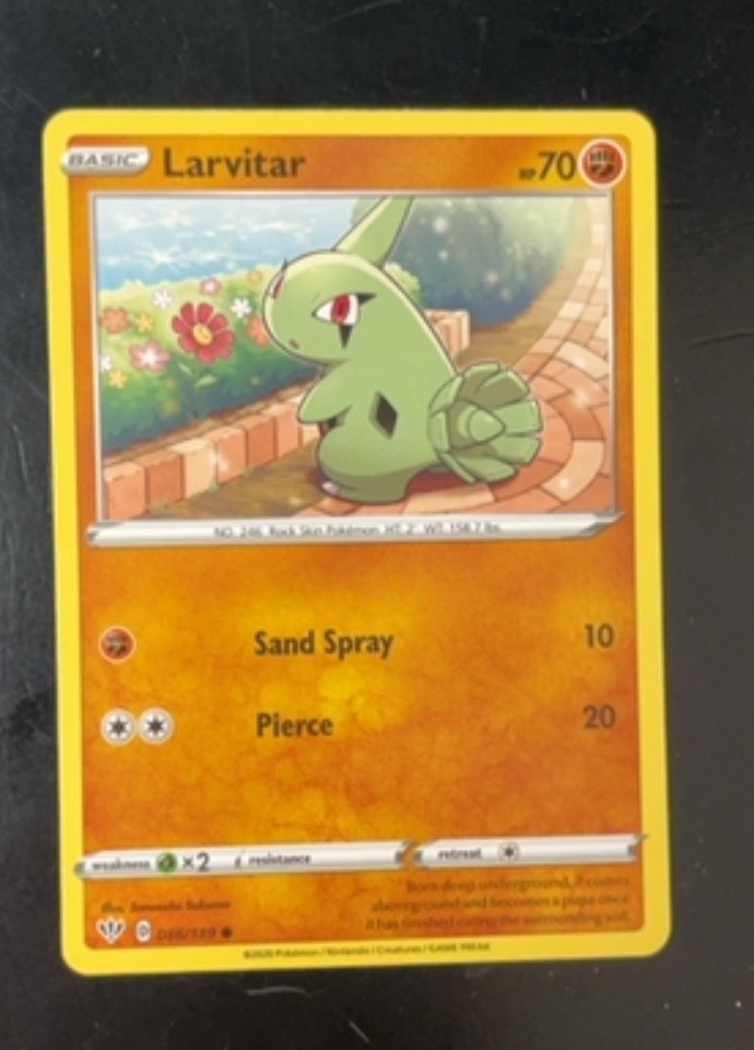 Larvitar Common Sword & Shield Darkness Ablaze 86/189