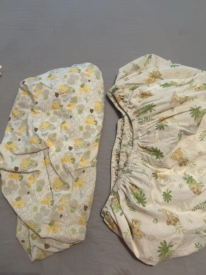 Disney Rey León Urban Jungle Juego de Ropa de Cama 8 Piezas Cuna Móvil, Nube B, Lovey Foto 4 de 4