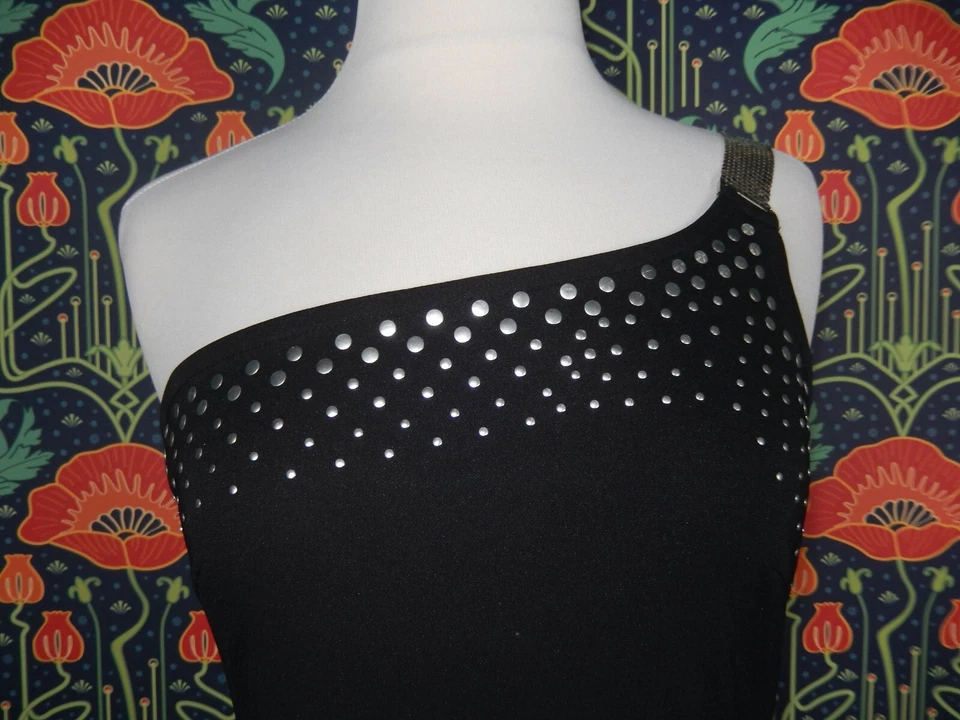 Vestido de coquetel vintage anos 90 Y2K assimétrico preto um ombro rocker cravejado 6 - Imagem 3 de 4