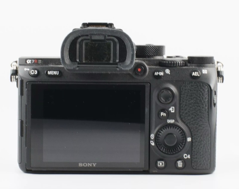 Sony A7R III, excellent condition wdrops & spills warranty through 626