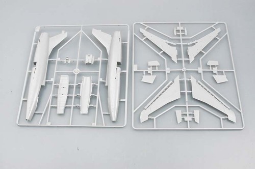 Trumpeter 01649 1/72 F-100D Super Sabre - Picture 3 of 6