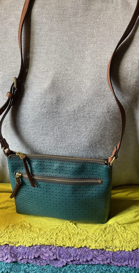 Bolso Bandolera Fossil Verde Azulado Oscuro Lona Recubierta Cuero Borde Gemma Cremallera Foto 3 de 4