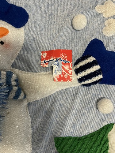 SNOW DAYS SNOWMAN & CHRISTMAS TREE BLANKET 4”8 LONG & 4” WIDE PLUSH - Picture 6 of 12