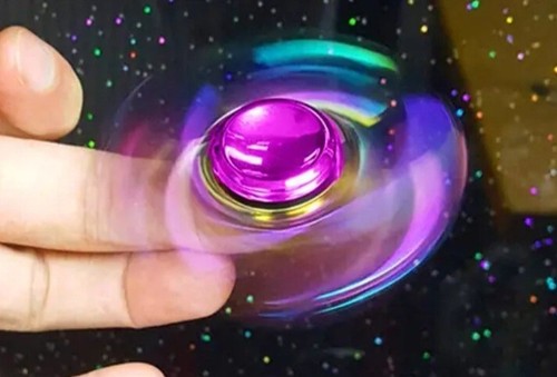 Alien / Judge - Hand Fidget SIGN Spinner EDC Neon Rainbow Cool Spinner Gift NEW - Picture 2 of 8