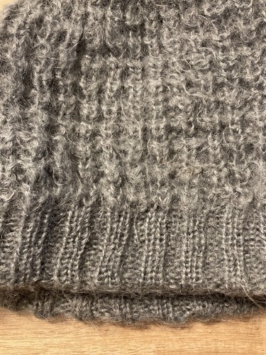COS Mütze Grau Mohair - Bild 2 von 4