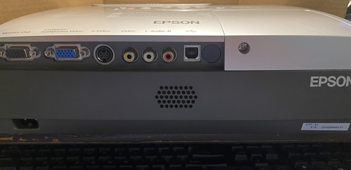 Epson PowerLite S4 Proyector LCD Proyector Portátil Necesita Lámpara y Filtro - Imagen 3 de 6