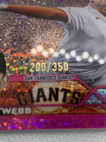 2023 Topps Chrome Logan Webb #32 Magenta Speckle #200/350 Giants - Picture 3 of 3