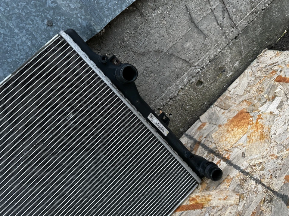 P40928 2009 - 2012 大众 CC 冷却散热器 2.0L 1K0121253L 原始设备制造商 — 第 3/4 张图片