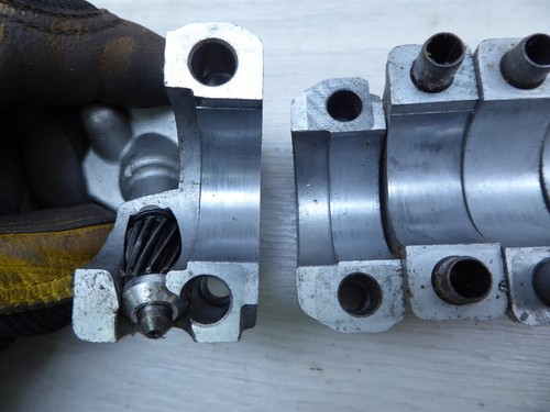 1980 Honda CB750F Super Sport PL1220-30. engine camshaft bearing caps and bolts - Picture 13 of 13