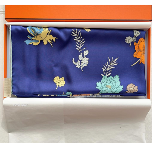 Unused w/box HERMES Carre 140 Robe Legere 100% Silk Scarf 140cm MARINE - Picture 10 of 11